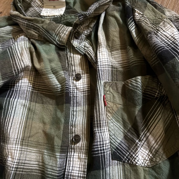 Levi's Green and Black Plaid Button-Down Shirt - Picture 3 of 4